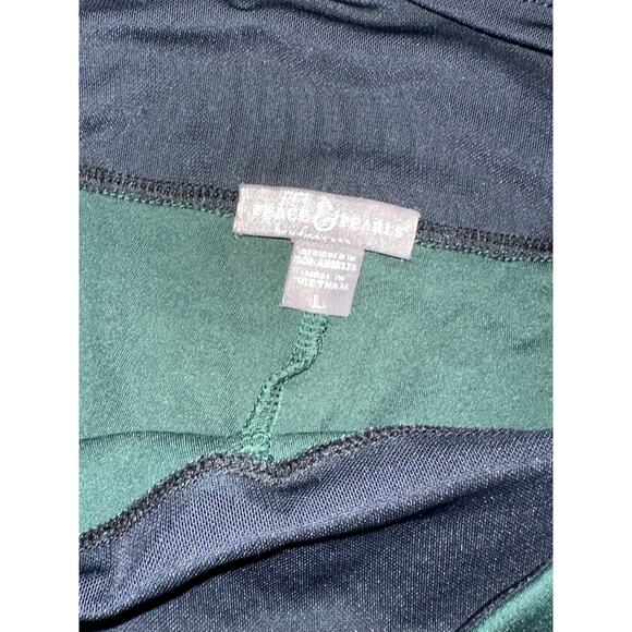 Peace and Pearls Green Women's Leggings Size Large - Picture 2 of 3